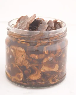 روغن زیتون و قارچ جنگلی